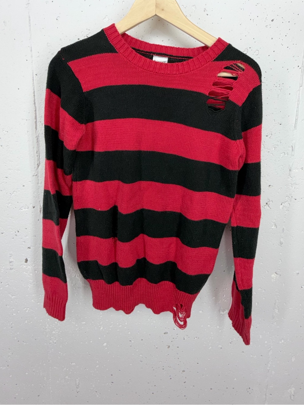 Spirit Halloween Freddy Krueger Teen Size Large Black Red Striped Sweater